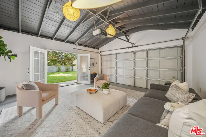 5760 Bucknell Avenue, Valley Village, California 91607
