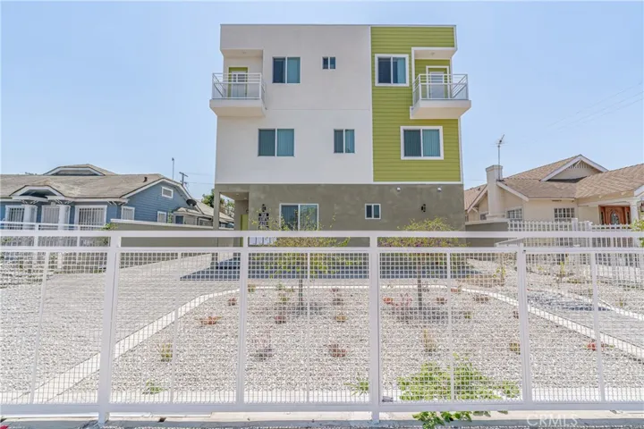 618 W 49th Street, Los Angeles, California 90037