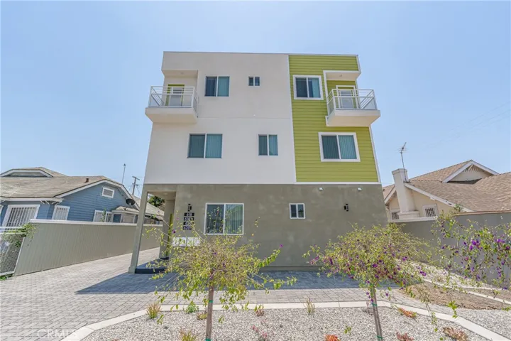 618 W 49th Street, Los Angeles, California 90037
