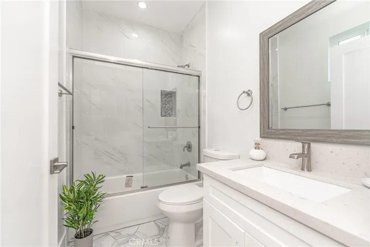 618 W 49th Street, Los Angeles, California 90037