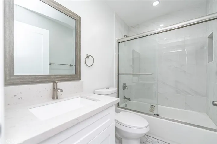 618 W 49th Street, Los Angeles, California 90037