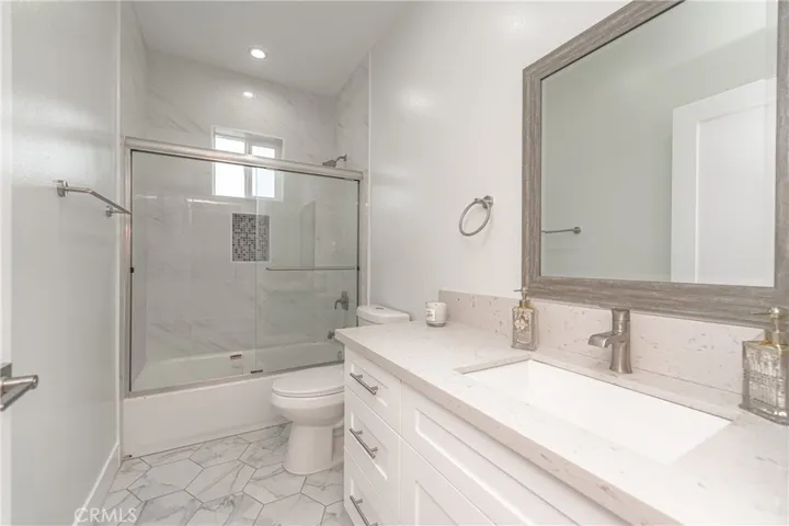 618 W 49th Street, Los Angeles, California 90037