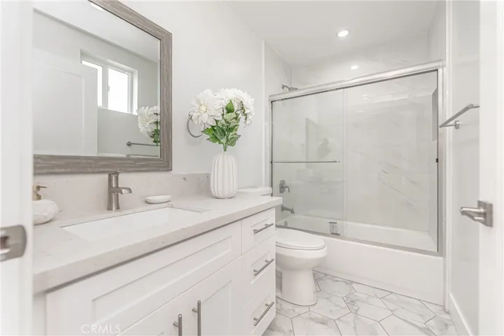 618 W 49th Street, Los Angeles, California 90037