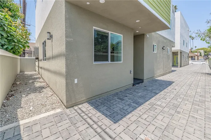 618 W 49th Street, Los Angeles, California 90037