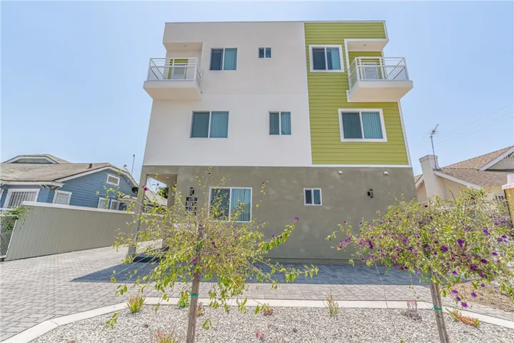 618 W 49th Street, Los Angeles, California 90037