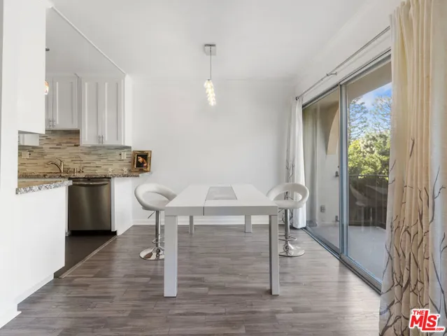 1410 S Bentley Avenue 102, Los Angeles, California 90025