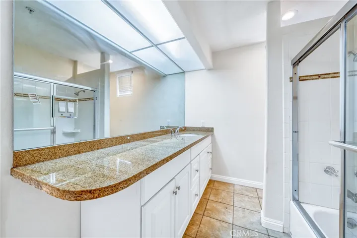 16940 Chatsworth Street 101, Granada Hills, California 91344