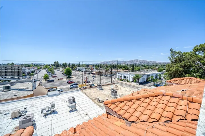 16940 Chatsworth Street 101, Granada Hills, California 91344