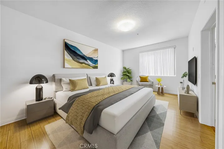 16940 Chatsworth Street 101, Granada Hills, California 91344