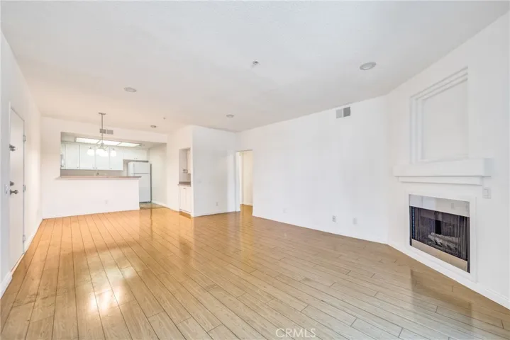 16940 Chatsworth Street 101, Granada Hills, California 91344