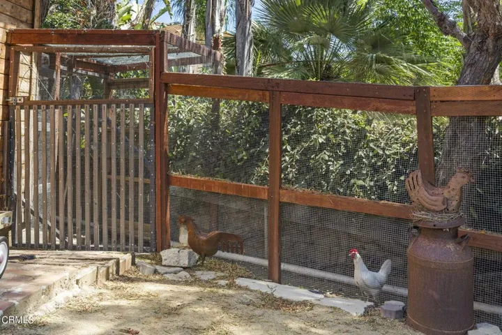 45-web-or-mls-Upmarketmedia_5340Lew-199