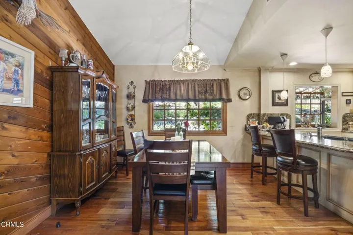 39-web-or-mls-Upmarketmedia_5340Lew-51