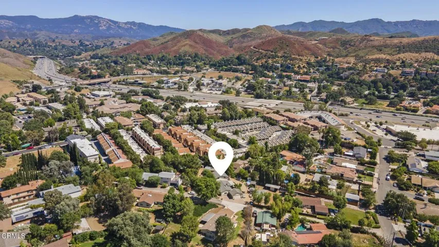 69-web-or-mls-Upmarketmedia_5340Lew-aer-