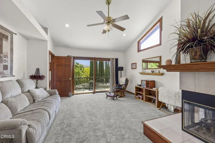 15-web-or-mls-Upmarketmedia_5340Lew-93