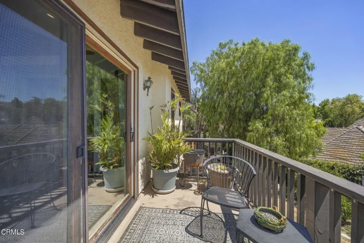 60-web-or-mls-Upmarketmedia_5340Lew-101