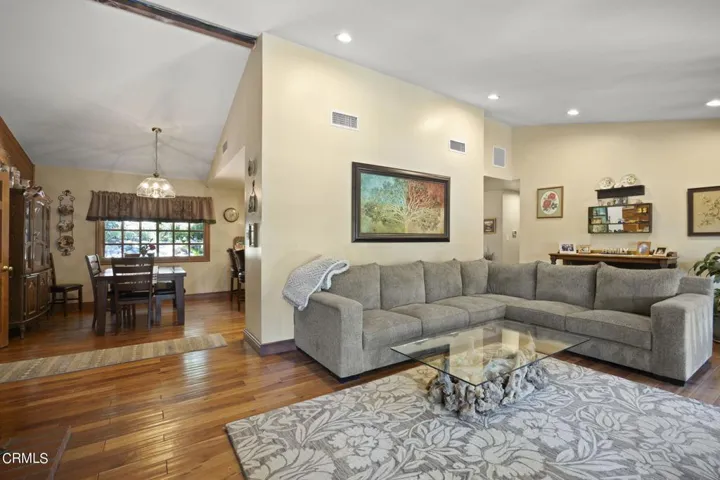 3-web-or-mls-Upmarketmedia_5340Lew-36