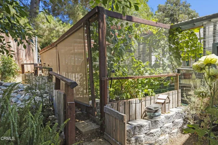 57-web-or-mls-Upmarketmedia_5340Lew-211