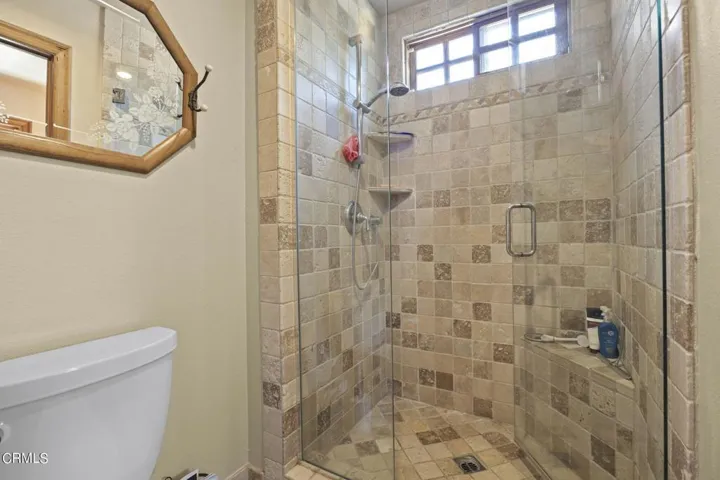 17-web-or-mls-Upmarketmedia_5340Lew-138