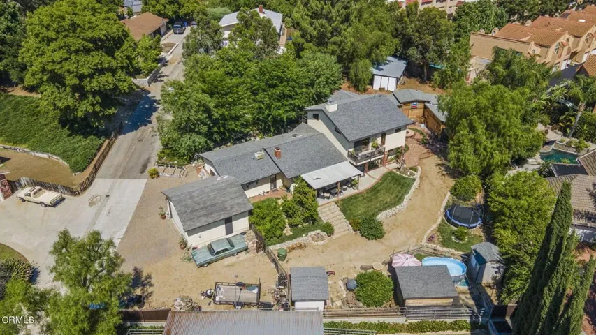 66-web-or-mls-Upmarketmedia_5340Lew-aer-