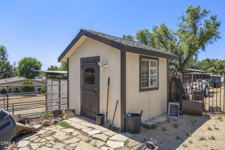 33-web-or-mls-Upmarketmedia_5340Lew-182