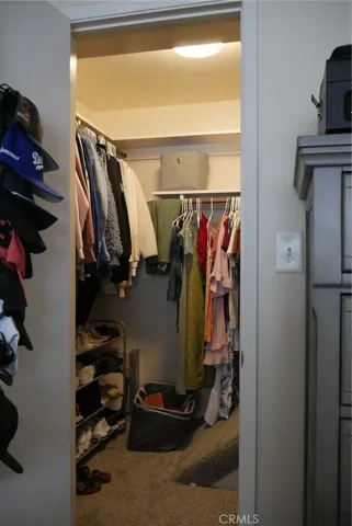 Primary Bedroom: large walk-in closet.