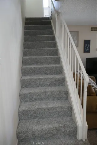 Stairway to 2nd Floor: carpeted-quiet.