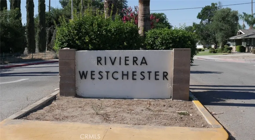 Welcome to Riviera Westchester!  Nice central Bakersfield location.  Sign at intersection of Elm St. and 24th St./Hwy. 178 east.