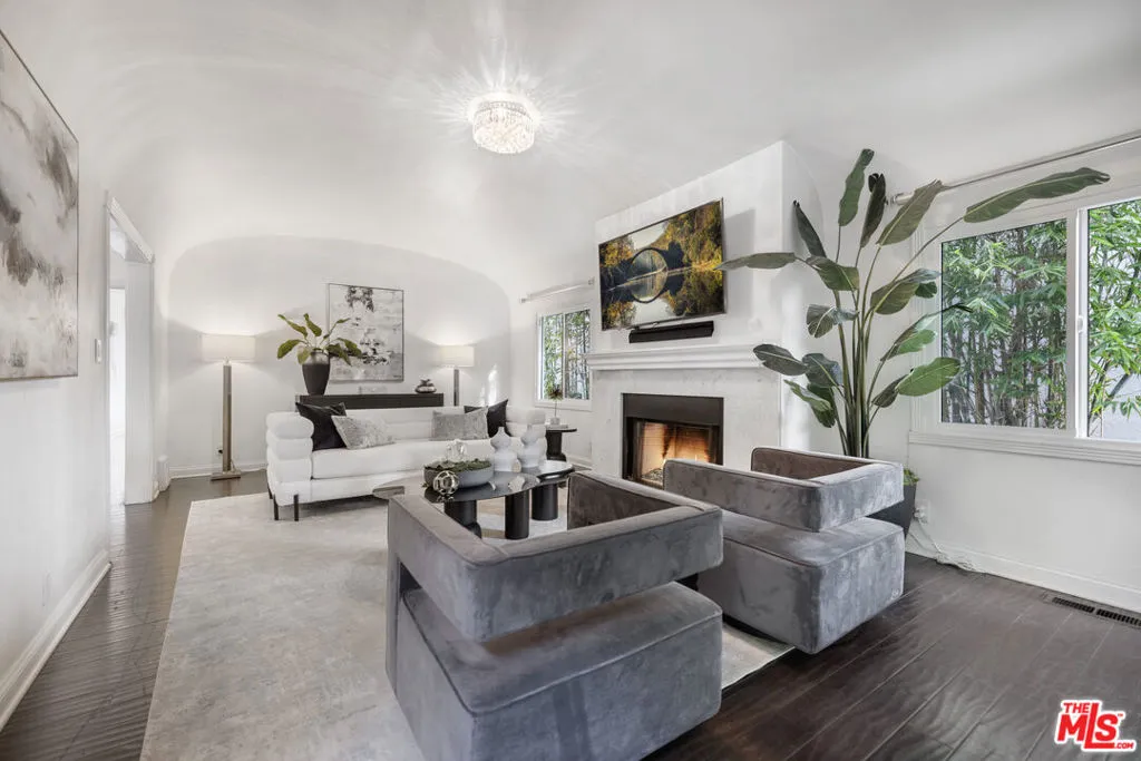 1240 N Olive Drive, West Hollywood, California 90069 home-pic-4