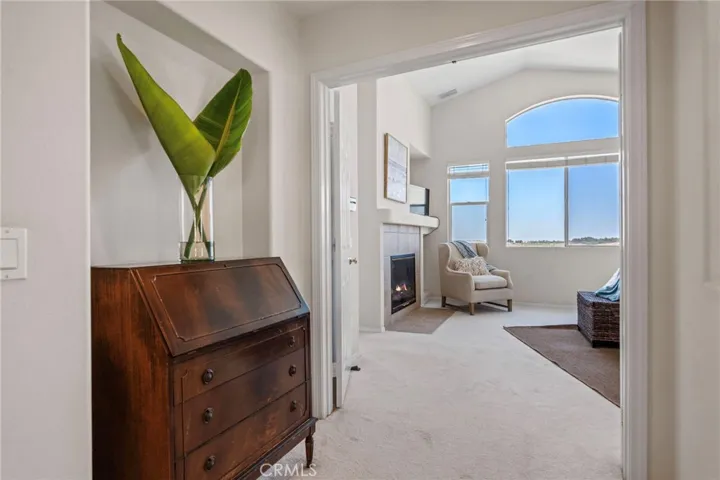 Entry landing to Primary Suite