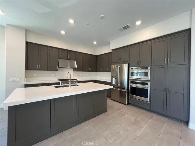 118 Pattern, Irvine, California 92618