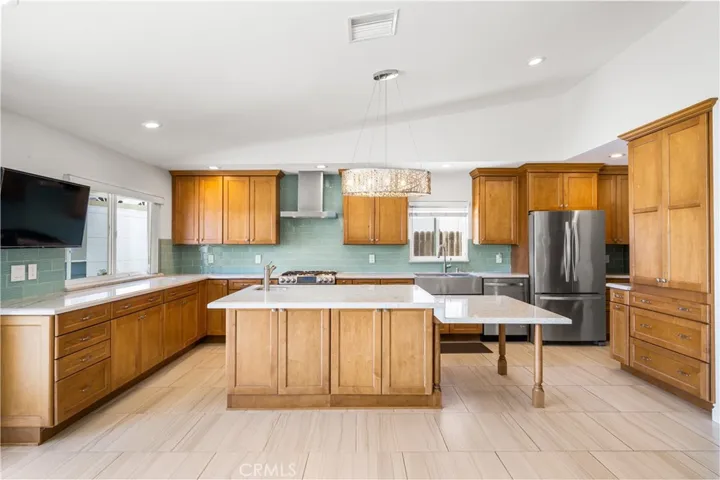 1033 Linden Place, Costa Mesa, California 92627