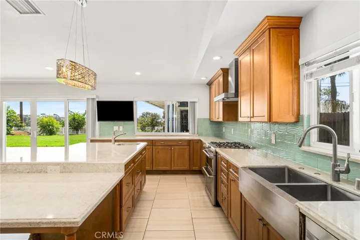 1033 Linden Place, Costa Mesa, California 92627