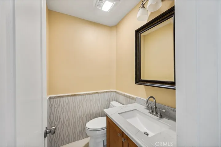1033 Linden Place, Costa Mesa, California 92627