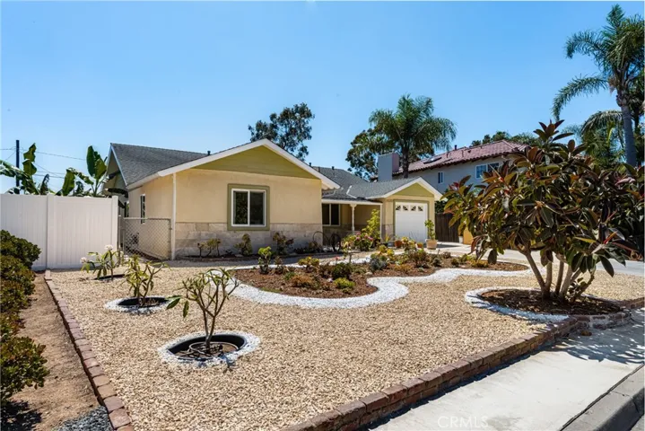 1033 Linden Place, Costa Mesa, California 92627