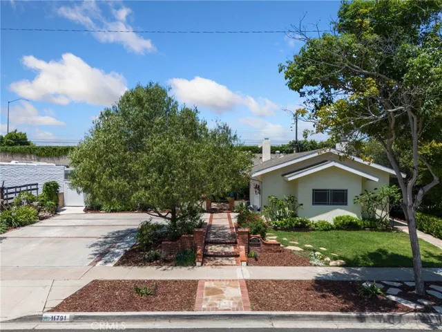11791 Martha Ann Drive, Rossmoor, California 90720