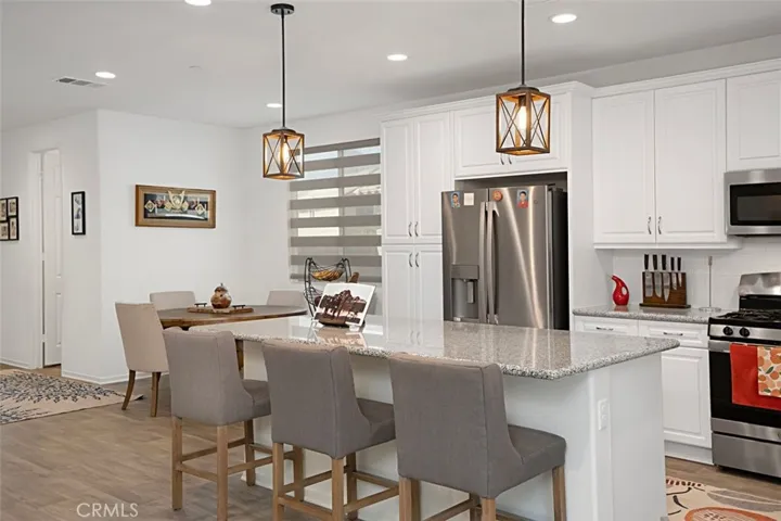 KITCHEN ISLAND VIEW