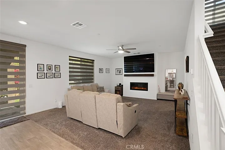 FAMILY ROOM VIEW