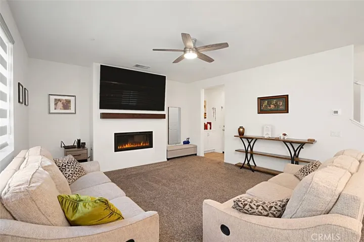 FAMILY ROOM VIEW 2