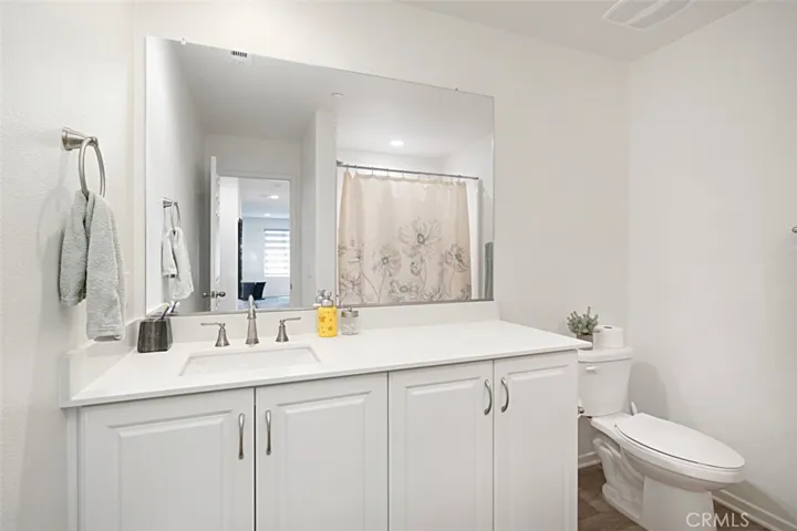 BATHROOM 2 VIEW