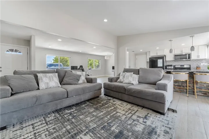 14819 Walnut Street, Hesperia, California 92345