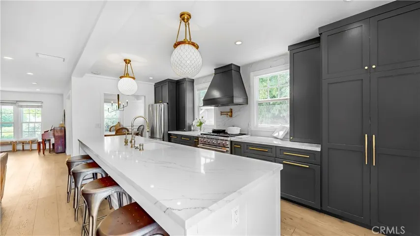 6537 Ranchito Avenue, Valley Glen, California 91401