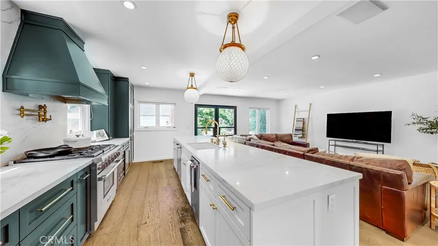 6537 Ranchito Avenue, Valley Glen, California 91401