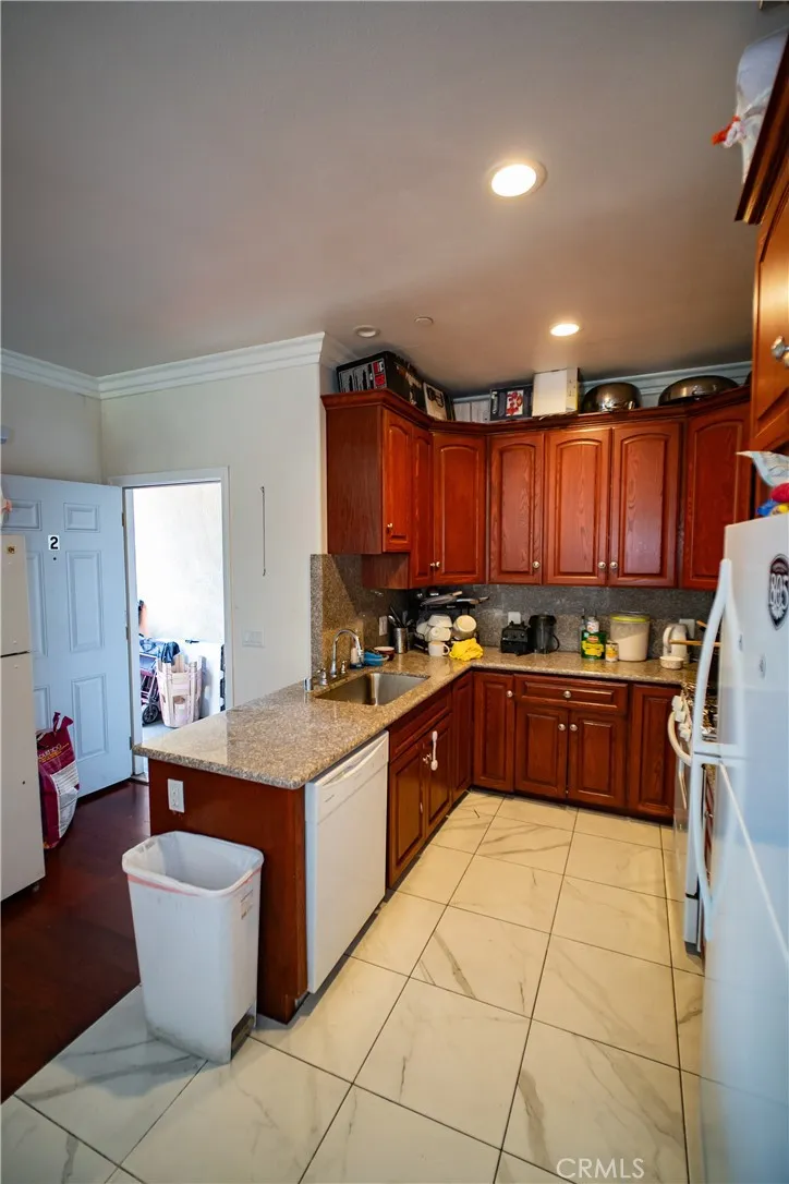 2021 Miramar Street, Los Angeles, California 90057 home-pic-18