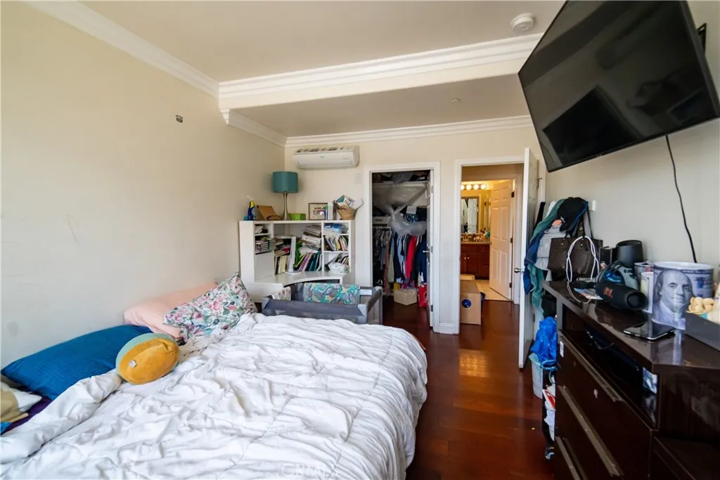 2021 Miramar Street, Los Angeles, California 90057 home-pic-40