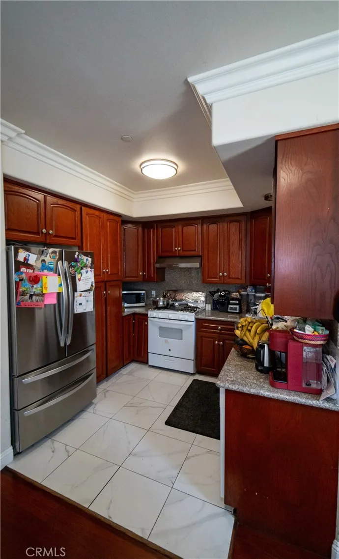 2021 Miramar Street, Los Angeles, California 90057 home-pic-35