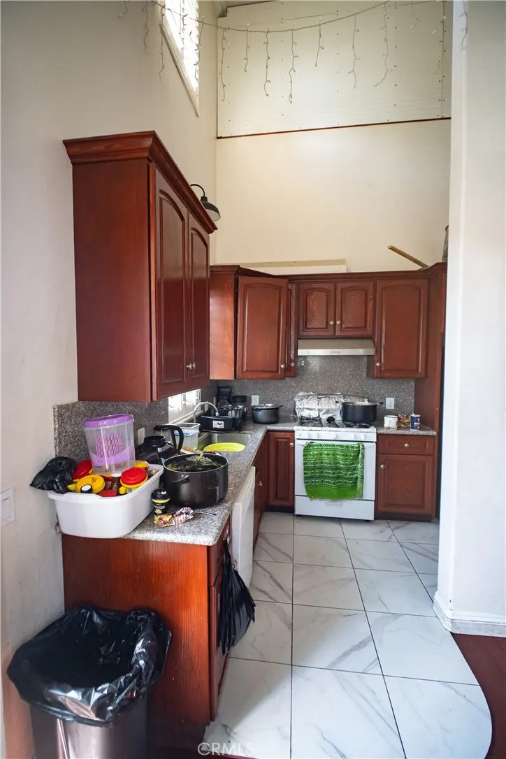 2021 Miramar Street, Los Angeles, California 90057 home-pic-25
