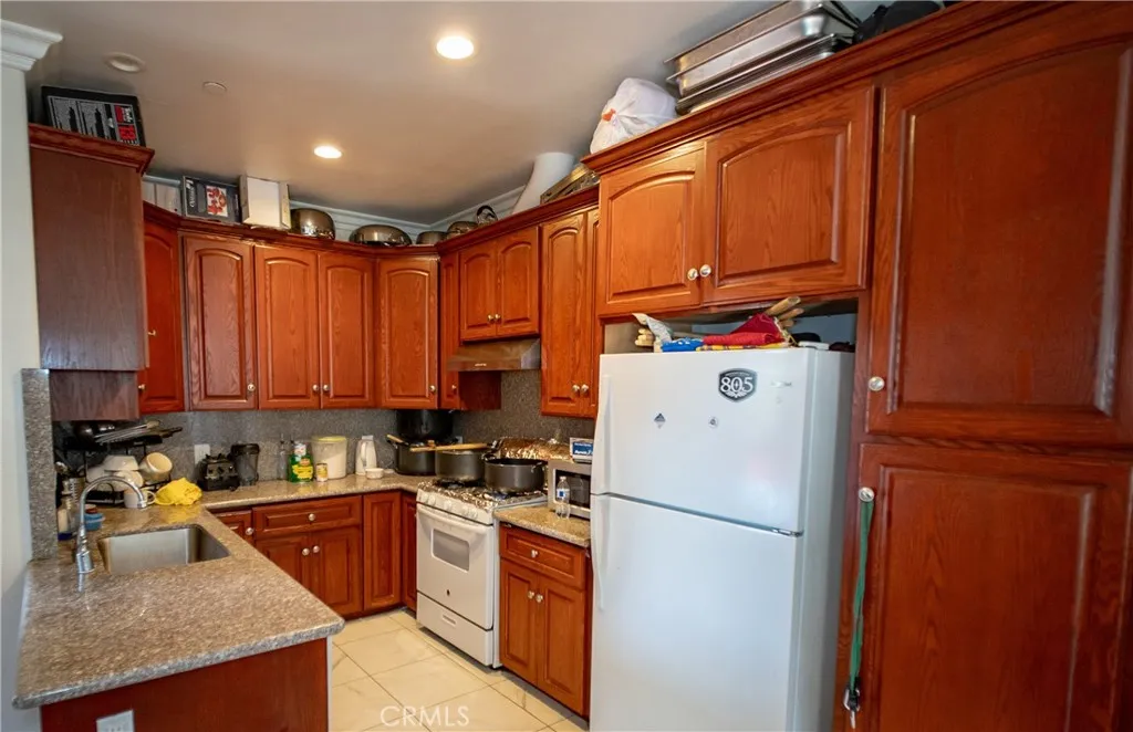 2021 Miramar Street, Los Angeles, California 90057 home-pic-16