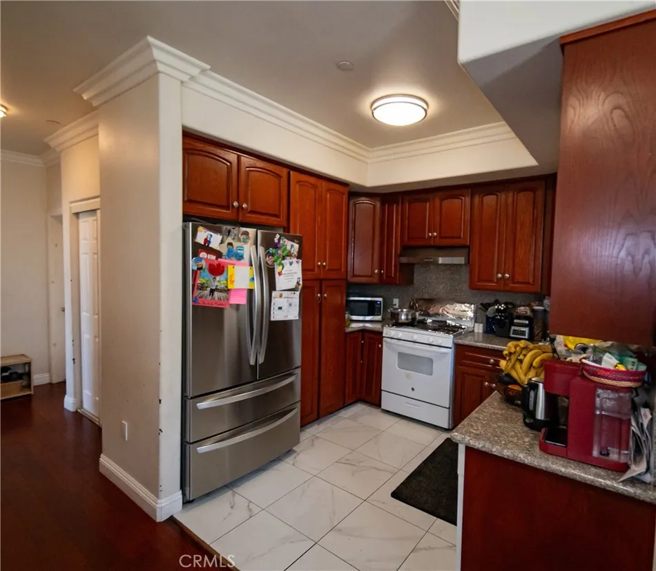 2021 Miramar Street, Los Angeles, California 90057 home-pic-33