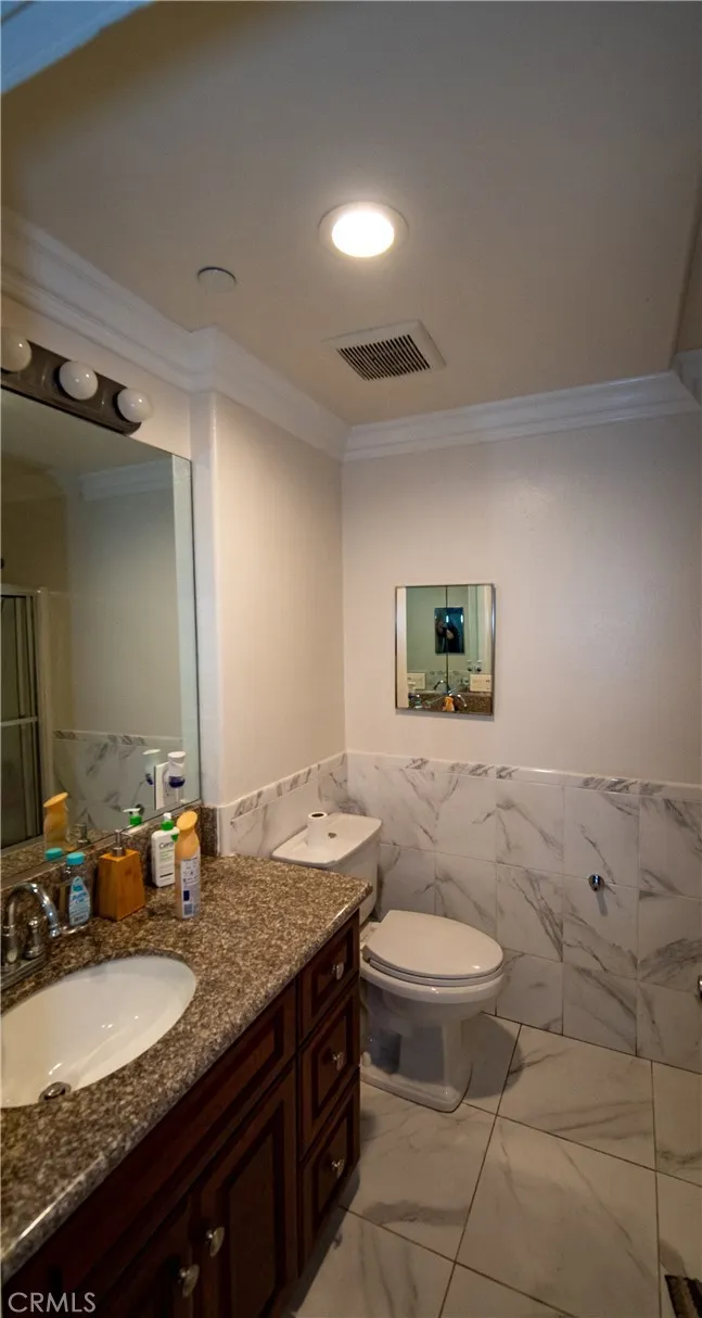 2021 Miramar Street, Los Angeles, California 90057 home-pic-29