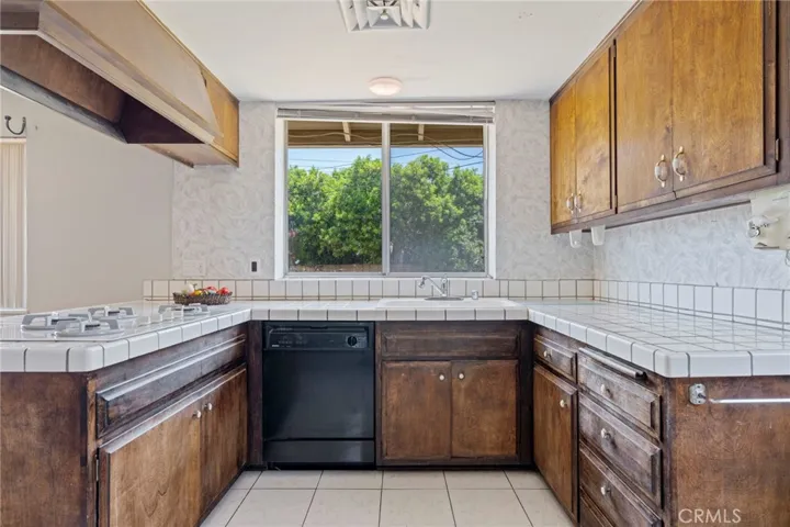 2534 Angelcrest Drive, Hacienda Heights, California 91745